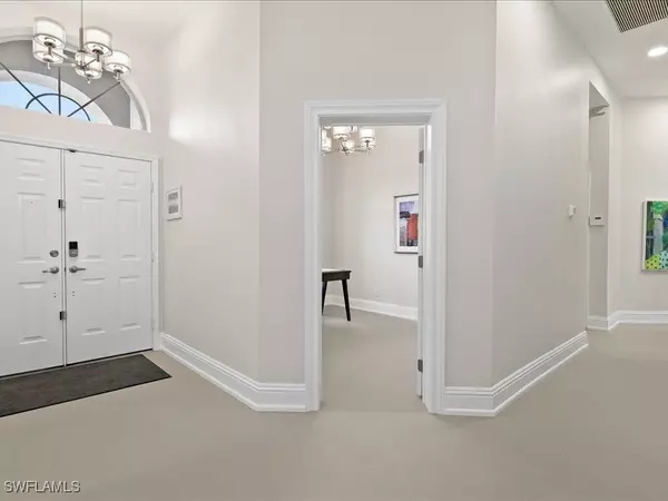 Naples, FL 34109,6354 Old Mahogany CT