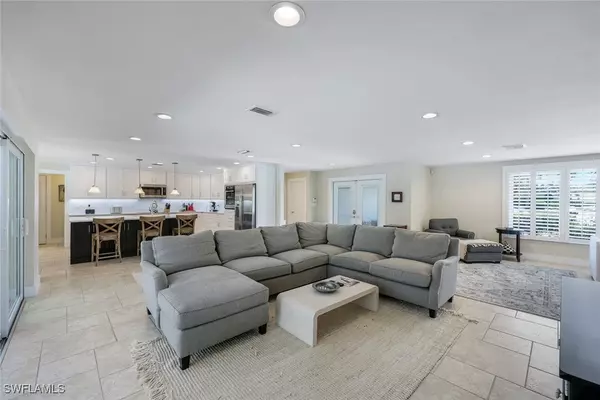 Naples, FL 34103,725 Old Trail DR