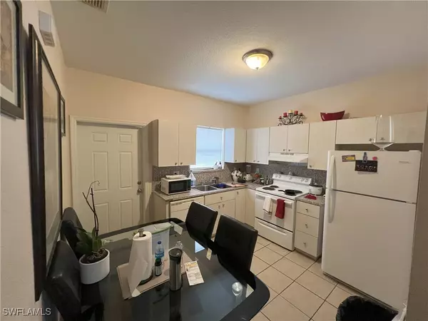 Naples, FL 34116,1716 48th ST SW