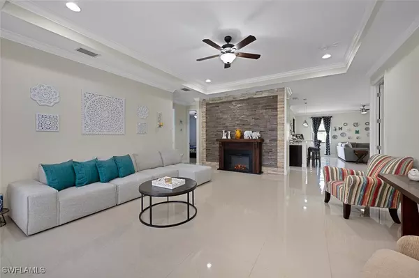 Naples, FL 34120,3460 4th AVE NE