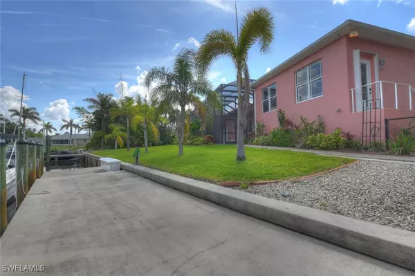 Port Charlotte, FL 33952,4409 Crews CT