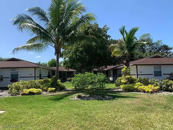 828 96TH AVE N #B, Naples, FL 34108