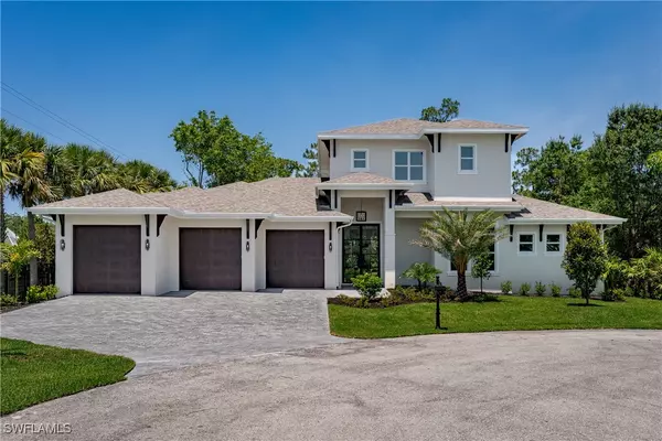 2854 Coach House WAY, Naples, FL 34105