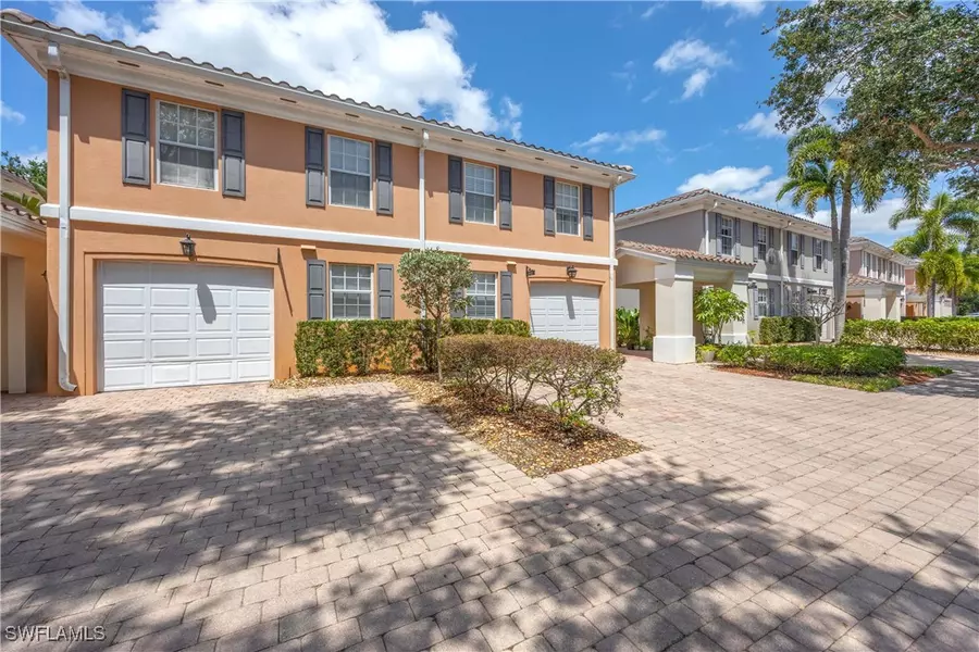 5831 Cove CIR, Naples, FL 34119