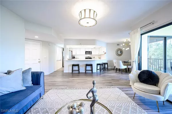 Naples, FL 34108,586 Beachwalk CIR #O-205