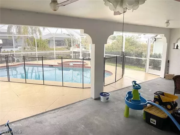 Cape Coral, FL 33990,215 SE 1st PL