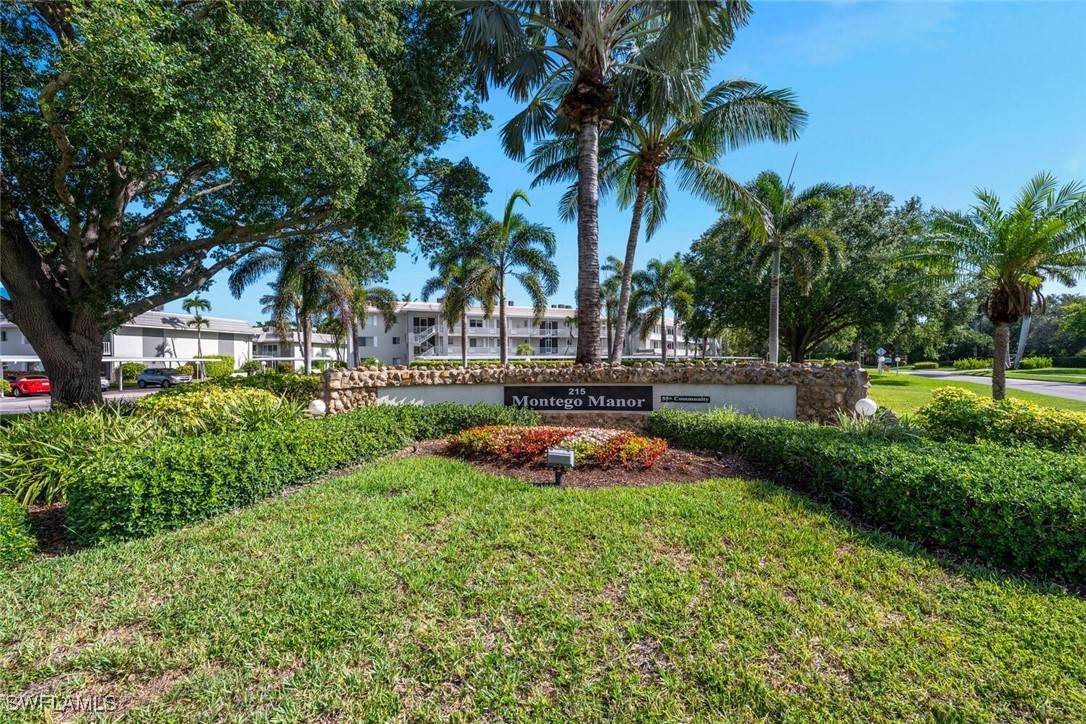 215 Cypress WAY E #C4, Naples, FL 34110