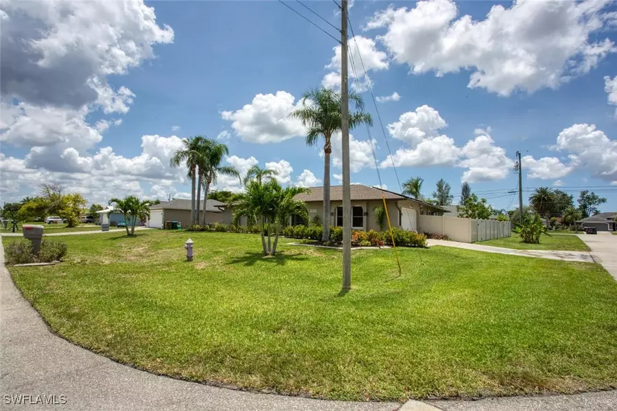 1918 NE 3rd ST, Cape Coral, FL 33909