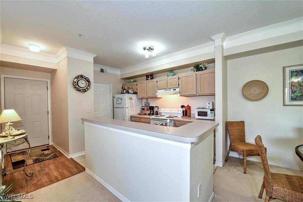 Fort Myers, FL 33913,11500 Villa Grand #318