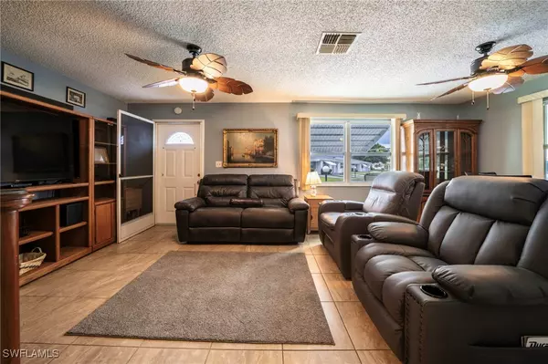 Lehigh Acres, FL 33936,4 Desert Candle CIR