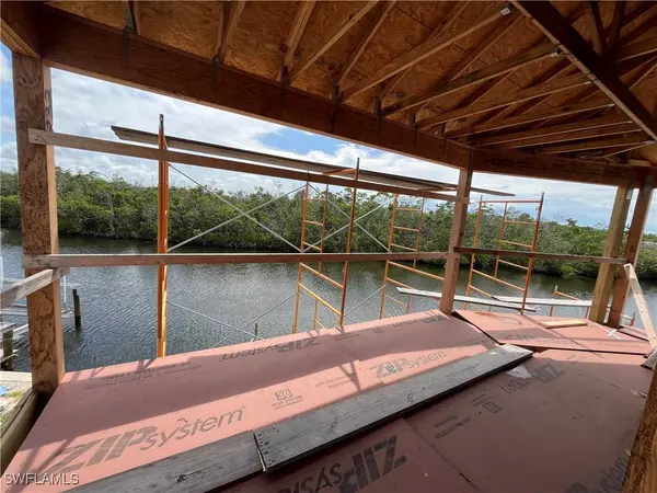 Fort Myers Beach, FL 33931,99 Blackbeard WAY