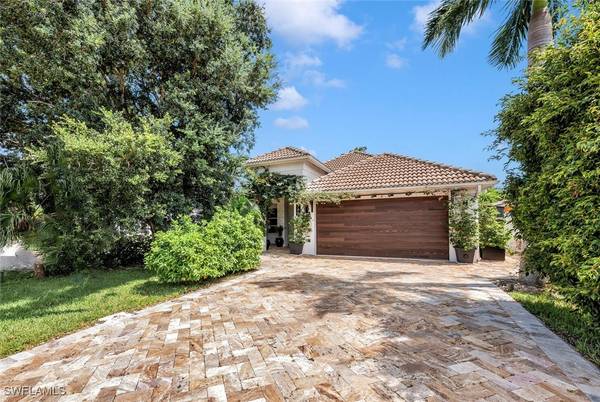 786 109th AVE N, Naples, FL 34108