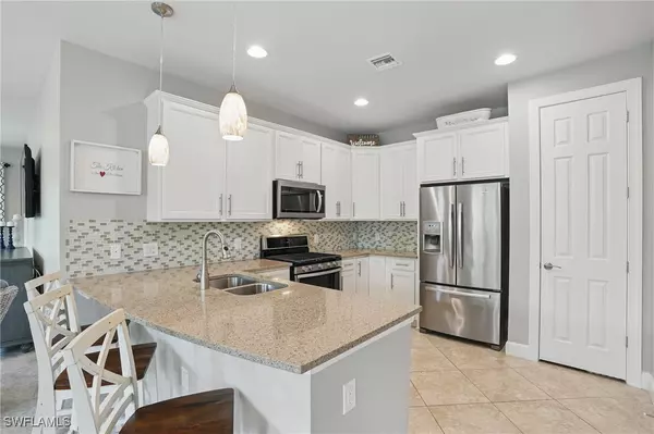 7602 Jacaranda LN, Naples, FL 34114