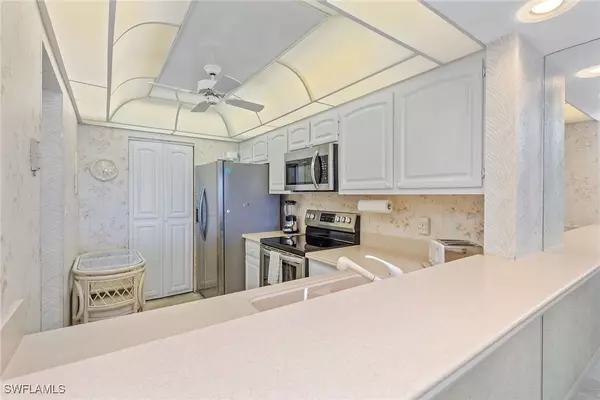 Marco Island, FL 34145,591 Seaview CT #A306