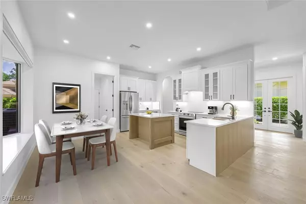 9209 Troon Lakes DR, Naples, FL 34109