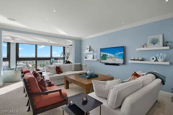 Naples, FL 34103,2400 Gulf Shore BLVD N #PH#4