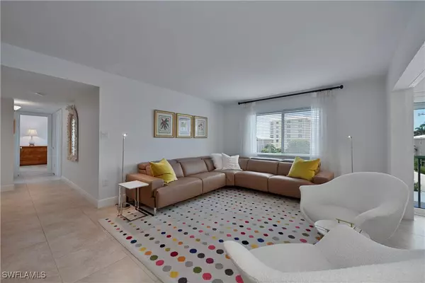 Naples, FL 34102,1930 Gulf Shore BLVD N #C304