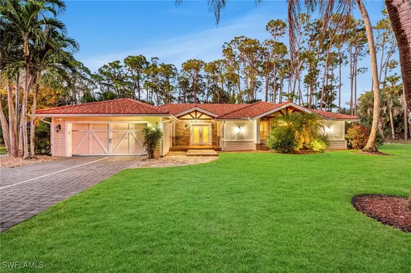 2347 Coach House LN, Naples, FL 34105