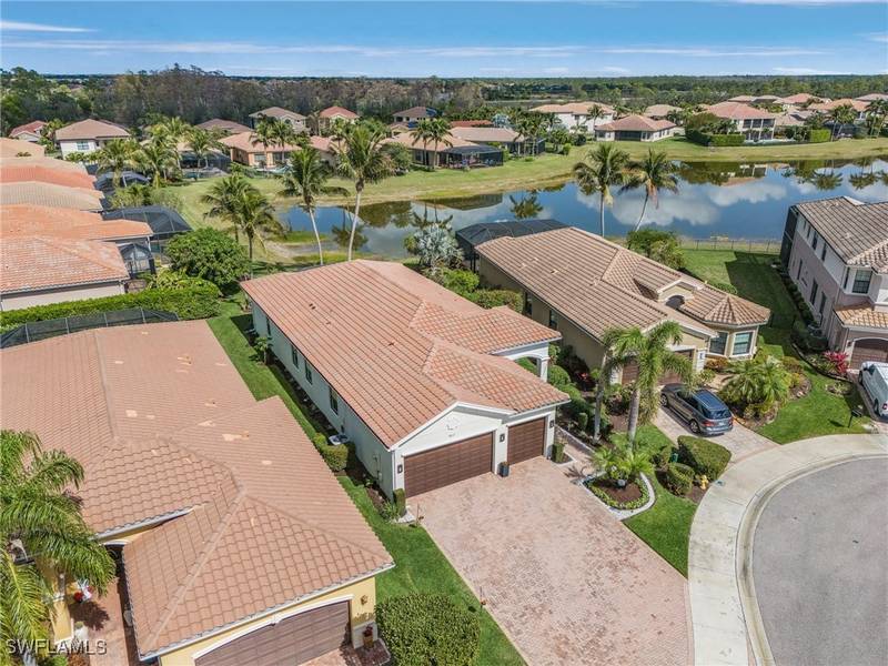 3813 Columbia CT, Naples, FL 34119