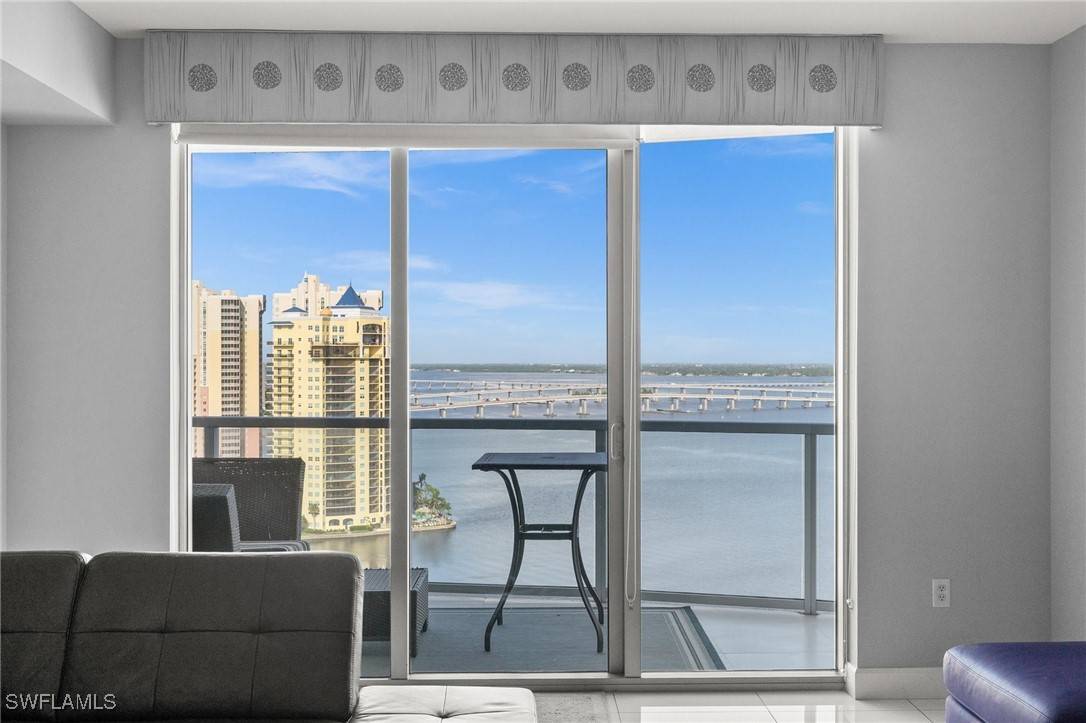 Fort Myers, FL 33916,3000 Oasis Grand BLVD #2103