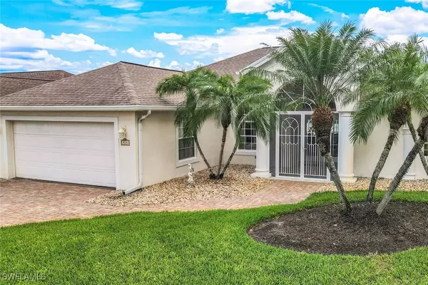 Naples, FL 34104,914 Marble DR