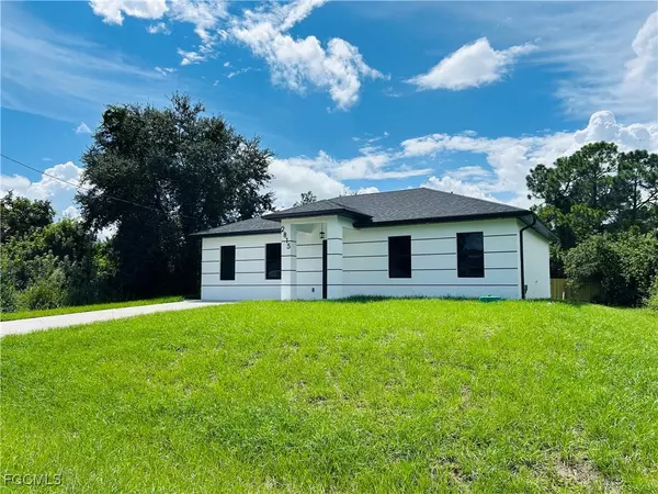 Lehigh Acres, FL 33976,2815 4th ST SW