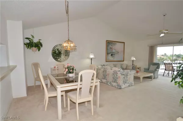 Naples, FL 34108-3031,10682 GULFSHORE DR #304 C