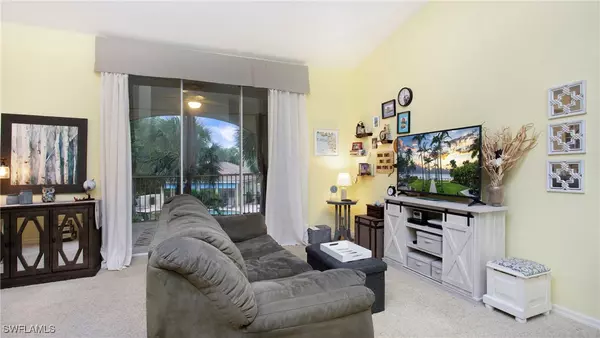 Naples, FL 34119,96 Silver Oaks CIR #1-202