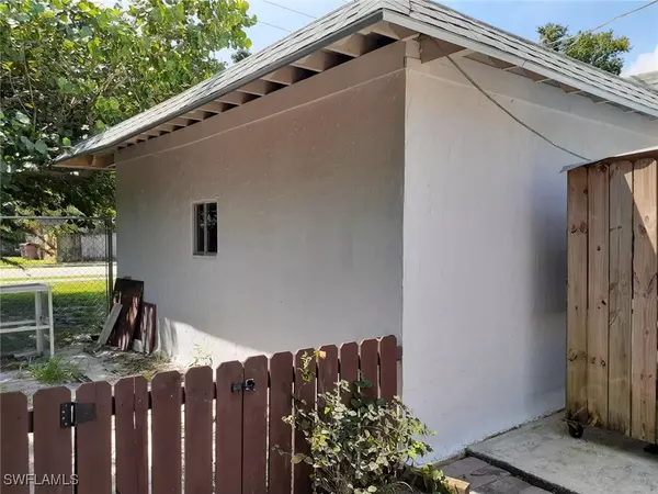 Fort Myers, FL 33901,2979 Cortez BLVD