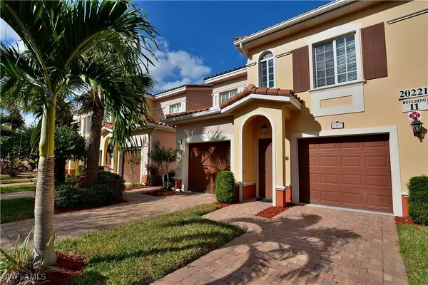 20221 Estero Gardens CIR #107, Estero, FL 33928
