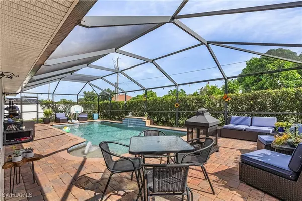 Cape Coral, FL 33990,907 SE 19th TER