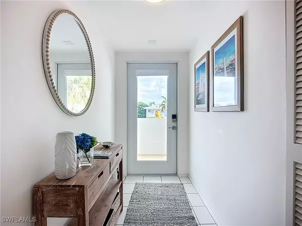 Naples, FL 34102,440 BROAD AVE S #H-440