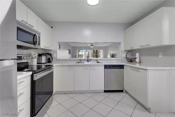 Naples, FL 34104,196 Furse Lakes CIR #A6