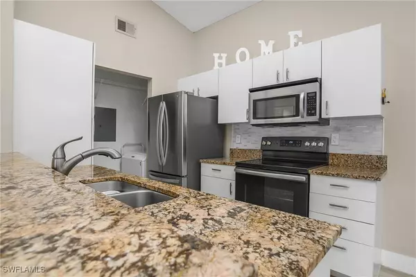 Naples, FL 34109,2214 Arbour Walk CIR #2022