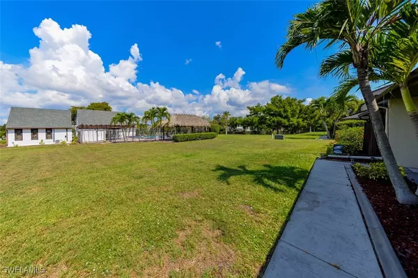 Fort Myers, FL 33919,12964 Meadowood CT