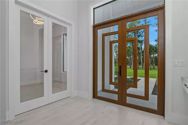 Naples, FL 34117,826 20TH ST SE