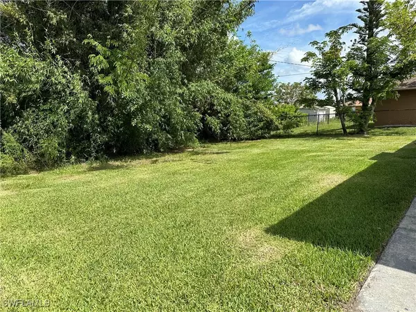 Fort Myers, FL 33905,8 Roanoke DR