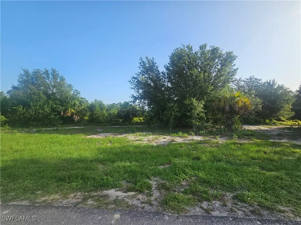 Lehigh Acres, FL 33974,435 Rathburn ST