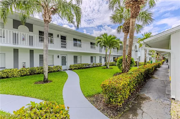 Naples, FL 34104,164 Belina DR E #4