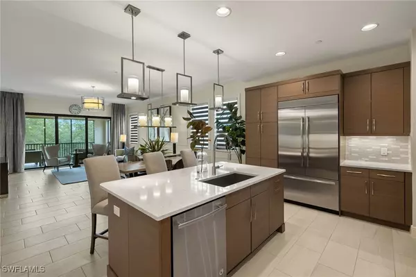 16382 Viansa WAY #3-202, Naples, FL 34110