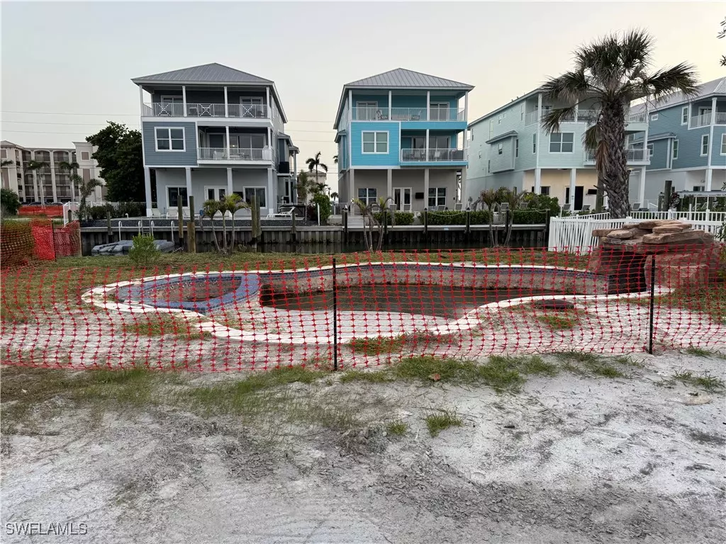 Fort Myers Beach, FL 33931,151 Matanzas ST