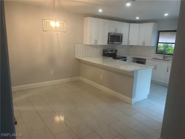 18001 San Juan CT #4, Fort Myers, FL 33967