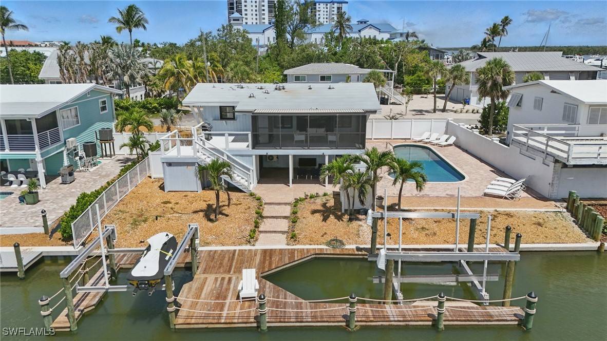 370 Bayland RD, Fort Myers Beach, FL 33931
