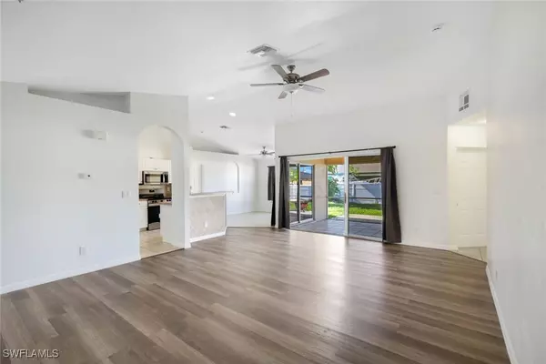 Cape Coral, FL 33991,726 SW 12th ST