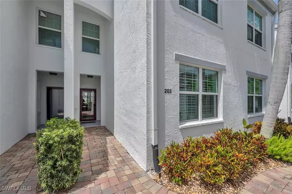 Naples, FL 34110,5963 Sand Wedge LN #203