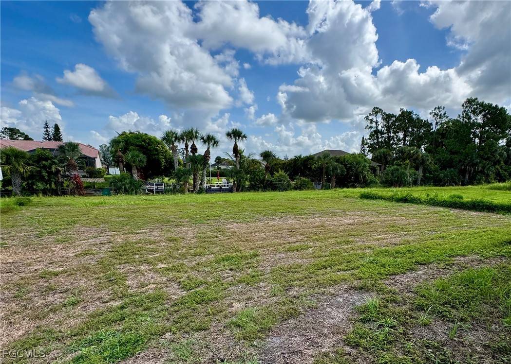 Lehigh Acres, FL 33974,825 Porter ST E