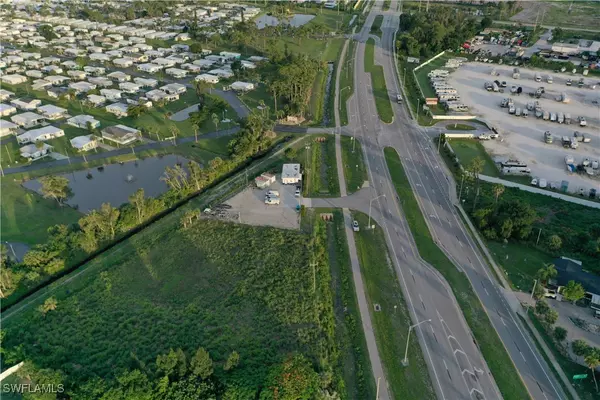 North Fort Myers, FL 33903,2536 N Tamiami TRL