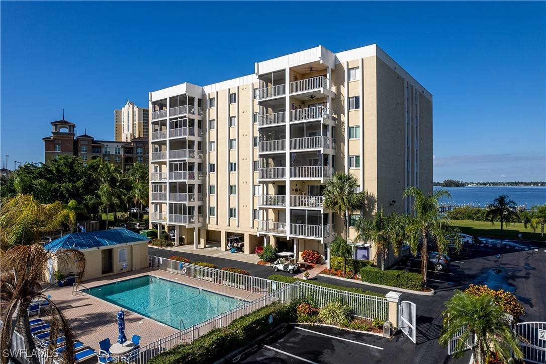 Fort Myers, FL 33916,2885 Palm Beach BLVD #105