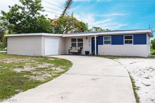 2401 Parkway ST, Fort Myers, FL 33901