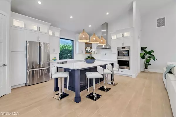 Marco Island, FL 34145,685 6th AVE